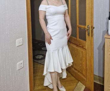 Свадебные платья и аксессуары: Свадебные платья