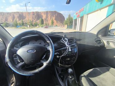 обменять автомобиль с доплатой: Ford Focus: 2003 г., 2 л, Механика, Бензин, Хэтчбэк