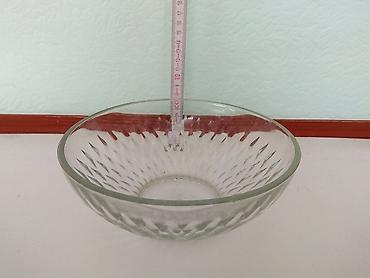 вазы цена: Продаю: 1. Ваза волнистая, (тёмное стекло) СССР. 470 сом; 2. Ваза — 10