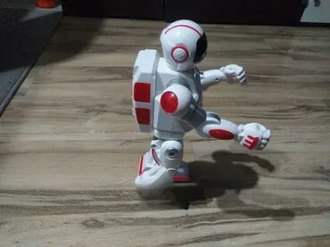 Igračke: 1. ALOK Novo 2. XTR koriscen 3. Kids WowWee Robot charger — 2