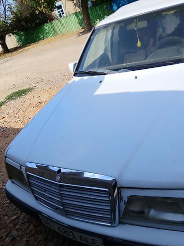 bud e9: Mercedes-Benz W124: 1987 г., Седан — 1