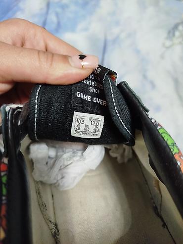 Кроссовки и спортивная обувь: Продаю мужские кросовки на 45 размер (46) маломерят в отличном — 8