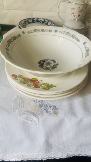 Наборы посуды: Блюдца Дулево старое Полонное 1 штука -250 сом Стаканы по 250 сом — 10