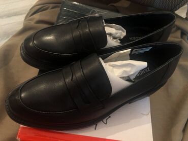 женская обувь размер 39: Туфли 39.5, цвет - Черный