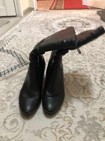 женская обувь дешево: Сапоги, 40, цвет - Черный