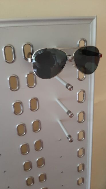 Vitrin üçün aksesuarlar: Məhsul: Mağaza vitrin sistemi üçün perforasiyalı relslər və asqı — 18