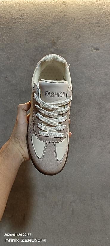 Women's Sneakers and athletic shoes: Ölçü: 38, Yeni — 2