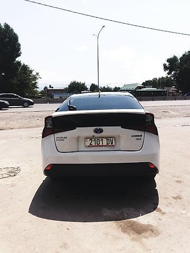 corolla 2016: Toyota Prius: 2019 г., 1.8 л, Вариатор, Гибрид, Седан — 7