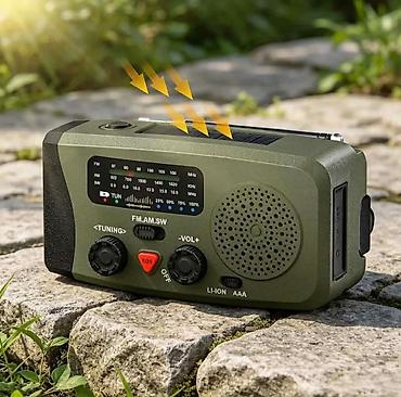 Oprema za kampovanje: Univerzalni kamping radio sa više izvora napajanja i funkcijom power — 1
