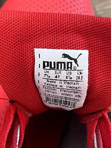 зимние спец одежды: Продаётся срочно мужской обувь Puma x Ferrari оригинальный в идеальном