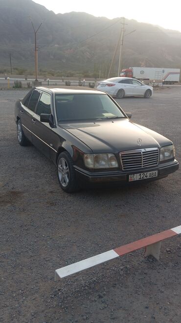 мерседес бенз а: Mercedes-Benz W124: 1993 г., 2.2 л, Механика, Бензин, Седан