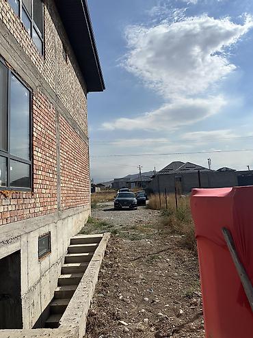Продажа коттеджей и домов: 🔥Продается Дом 🔥 🏡Район: Оскон Ордо ✅Участок: 4соток 📍Площадь: 255 — 3