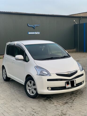 продаю в связи с переездом: Toyota Ractis: 2005 г., 1.5 л, Типтроник, Бензин, Хэтчбэк
