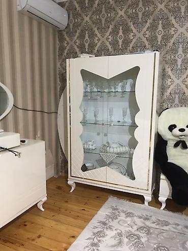 Ağ rəngdə qonaq otağı və yataq otağı üçün mebel dəsti Komplektin