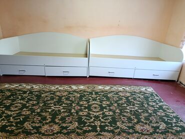 бу детские кроватки: Две односпальные кровати-диваны с высокими спинками и боковыми