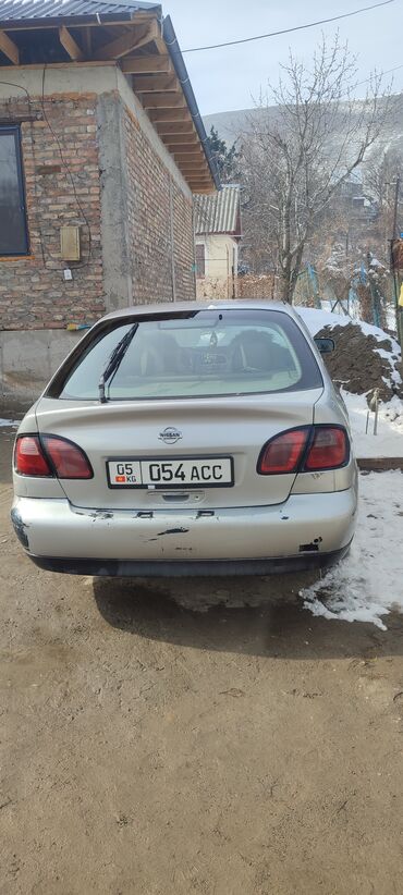 Nissan: Nissan Primera: 2001 г., 1.8 л, Механика, Бензин, Хэтчбэк