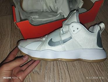 Личные вещи: Волейболный кроссовки Nike (модель с волнистой подошвой) - Цвет — 3