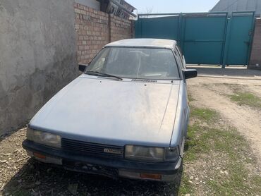 будка авто: Mazda 626: 1986 г., 1.6 л, Механика, Бензин, Седан
