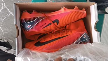 Кроссовки и спортивная обувь: Мужские кроссовки, 44, Nike, Б/у, цвет - Красный