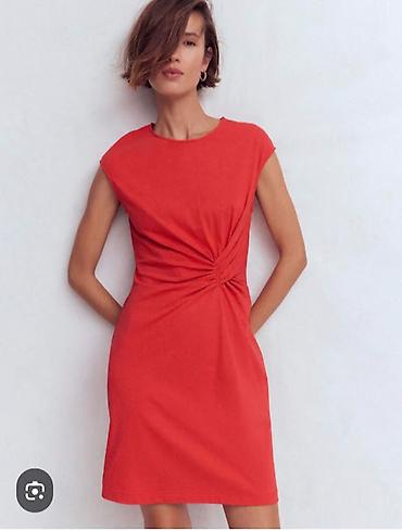 Crvena haljina vel. M/L Ramena 35-45,pazuh 45-60,duzina 97cm - Brend