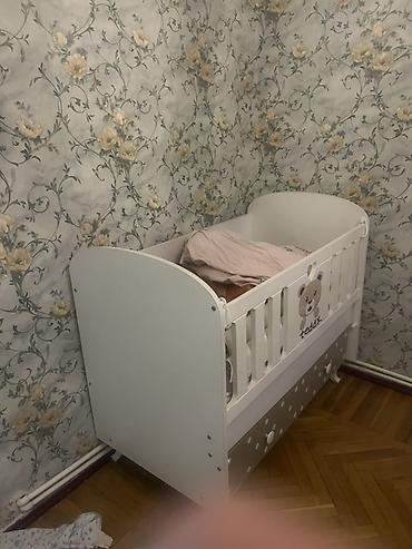 продам детскую кроватку: Ağ rəngdə uşaq beşiyi – “Teddy” dizaynı ilə. - Yanları barmaqlı — 1