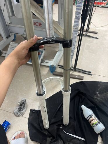 запчасти велосипедов: Rock shox boxxer world cup 2008 но стоит там пружина потому что нету