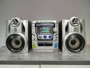сентр калонка: Продаю недорого LG музыкальный центр отличном сост. есть AUX. есть и