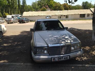 мерс лупарик белый: Mercedes-Benz 220: 1989 г., 2 л, Механика, Бензин, Седан