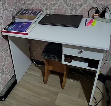компьютерные столы ош: Компьютерный Стол, цвет - Белый, Новый