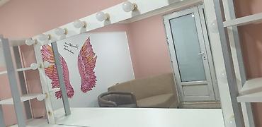 Salon, tibbi mebel: Peşəkar vizaj üçün geniş iş masası və güzgü komplekti - Rəng: ağ — 6