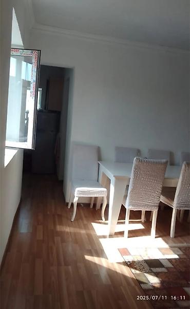 Qonaq otağı dəstləri: Masa və oturacaqlar — 3