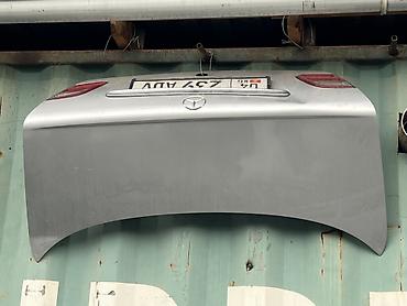 крышки багажника: Крышка багажника для Mercedes-Benz (седан). Особенности: - — 1