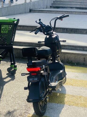 Elektrikli samokatlar: Ideal veziyyetdedir Tam zaretkaya 60-70 km gedir Tam zaretkani 5 saata — 7