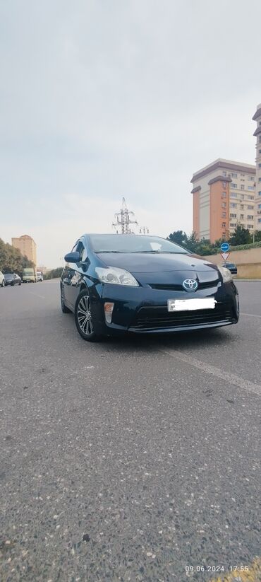 toyota azərbaycanda: Toyota Prius: 1.8 l | 2012 il Hetçbek