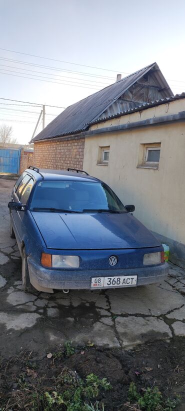 талас авто гольф: Volkswagen Passat: 1988 г., 1.8 л, Механика, Бензин, Универсал