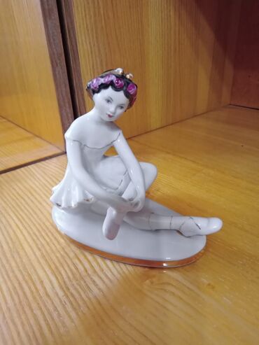 Статуэтки: Фарфоровые Статуэтки ЛФЗ Лось - 1500 сом Пушкин- 1500 сом сломано — 3
