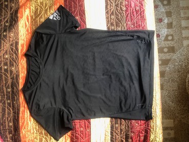 футболка холодок in Кыргызстан | ПЛАТЬЯ: Продаю б/у спортивную футболку AdidasСостояние: отличноеМатериал