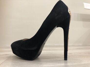 туфли чёрные замшевые: Туфли Carlabei, 37.5, цвет - Черный