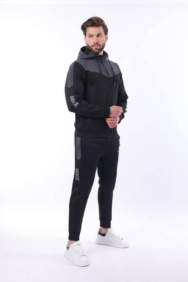 Trenerke: Nike muška trenerka

Novo
Mokra likra
Veličine m l xl 2xl — 8