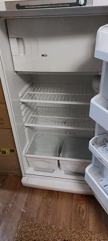 Холодильники: Холодильник Indesit, Б/у, Однокамерный, De frost (капельный), 60 * 125 * 60 — 9