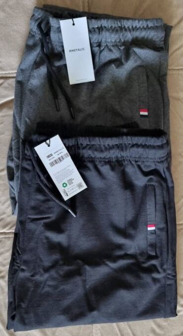 Köynəklər: Türkiyə markası çox keyfiyyətli qalın,sport üslüb böyük bədən