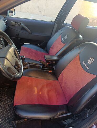 Volkswagen: Volkswagen Passat Variant: 1993 г., 1.8 л, Механика, Бензин, Универсал — 5