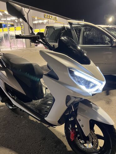 купить мотоблок мтз бу в москве: Скутер Yamaha, 150 куб. см, Бензин, Б/у