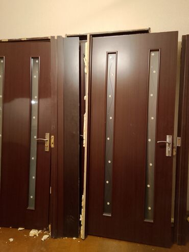 Otaq qapıları: Mebel qapıları – daxili otaq qapıları dəsti - Rəng: tünd qəhvəyi