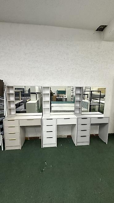 Комоды для одежды: Комод для одежды, Новый, С зеркалом, ЛДСП, цвет - Белый, Серый, Бежевый, Бесплатная доставка — 1