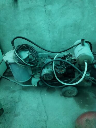 Другой транспорт: Продаю электро компрессор, стоп фонарики для газель, канистры, шины — 12