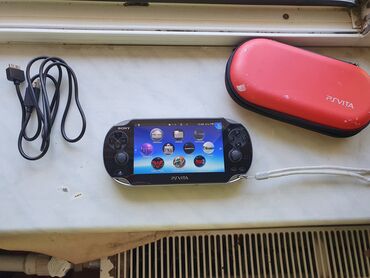 ps vit: Ps Vita 1000 Seriyası Super İdeal Vəziyyətdə Heç Bir Problemi Yoxdur