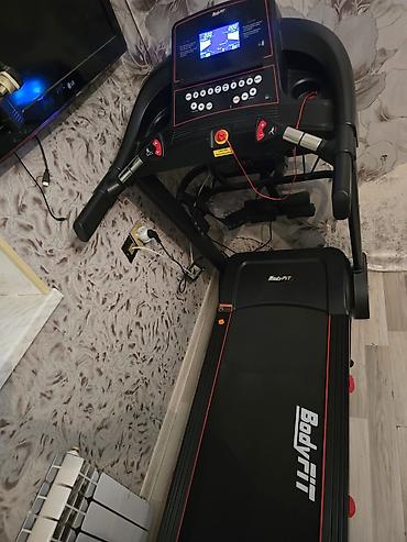 BodyFit qaçış trenajoru - Güclü, səssiz elektrik mühərriki ilə evdə