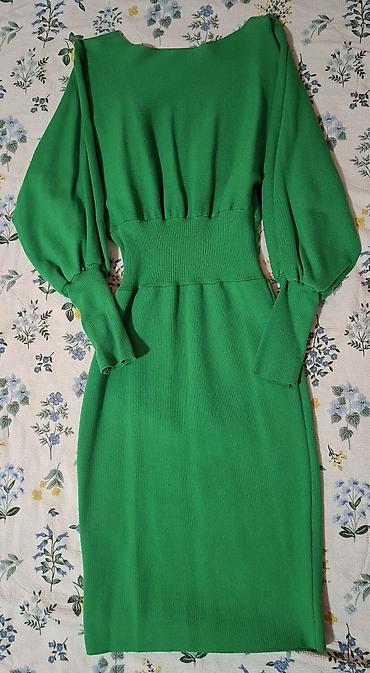 Другая женская одежда: Продам дёшево. Размер всех вещей 46,48 р. Все платья по — 3