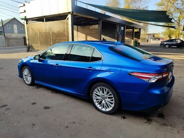 продаю в связи переездом: Toyota Camry: 2018 г., 2.5 л, Автомат, Гибрид, Седан